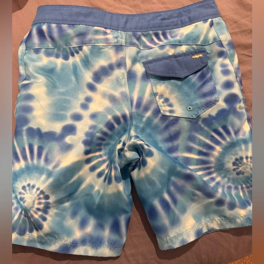 Hurley tie dye  youth board shorts